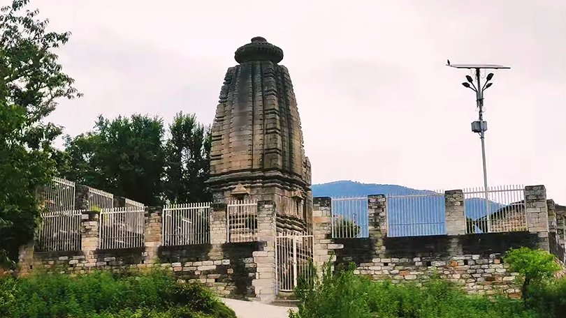 “Ancient stone temples and spiritual aura of Dwarahat near Ranikhet – best things to do in Ranikhet for heritage lovers”