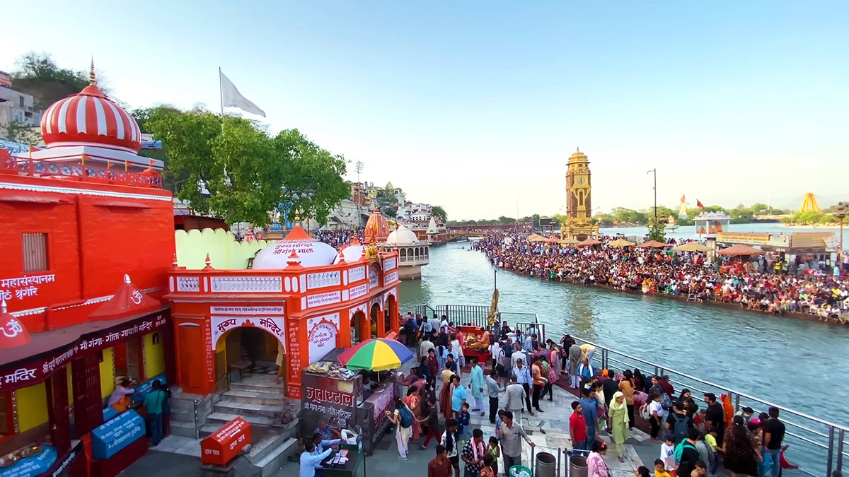 [FEATURED IMAGE HERE] Alt text: Haridwar Ganga view – sacred temples, ghats on the Ganga River, and spiritual atmosphere of Uttarakhand