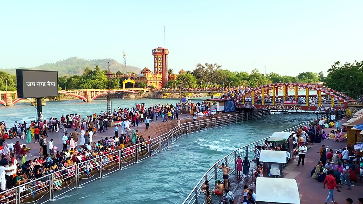 Haridwar Ganga view – sacred temples, ghats on the Ganga River, and spiritual atmosphere of Uttarakhand