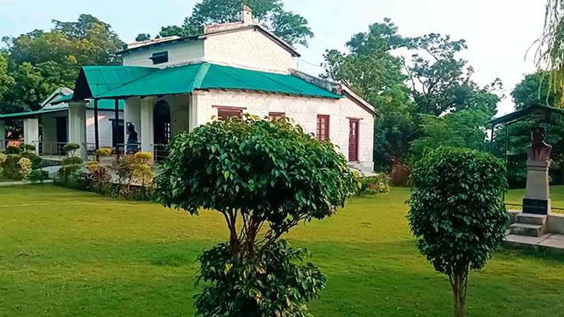 Jim Corbett’s house turned museum in Kaladhungi, showcasing artifacts and wildlife history