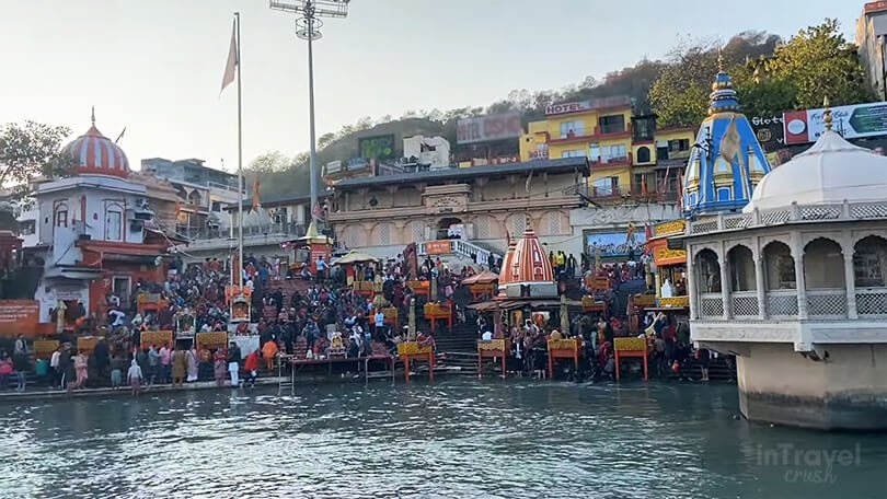 Har Ki Pauri Ghat in Haridwar during Ganga Aarti with devotees and diyas on the Ganga River
