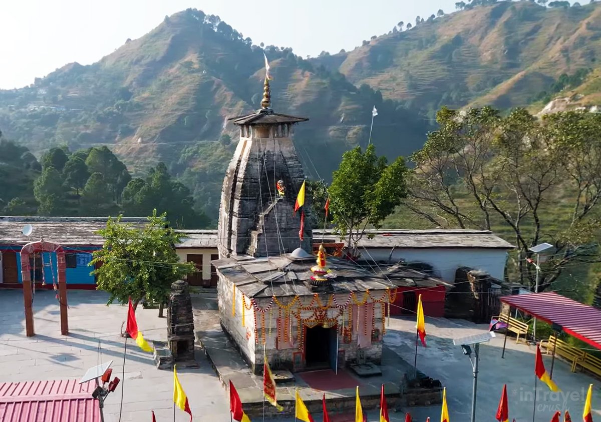 Khirsu Travel Guide – Devalgarh’s historic temples and ancient Garhwal architecture.