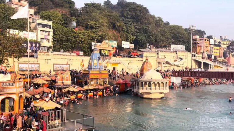 Top things to do in Haridwar for tourists featuring Har Ki Pauri, Ganga Aarti, temples, and cultural experiences